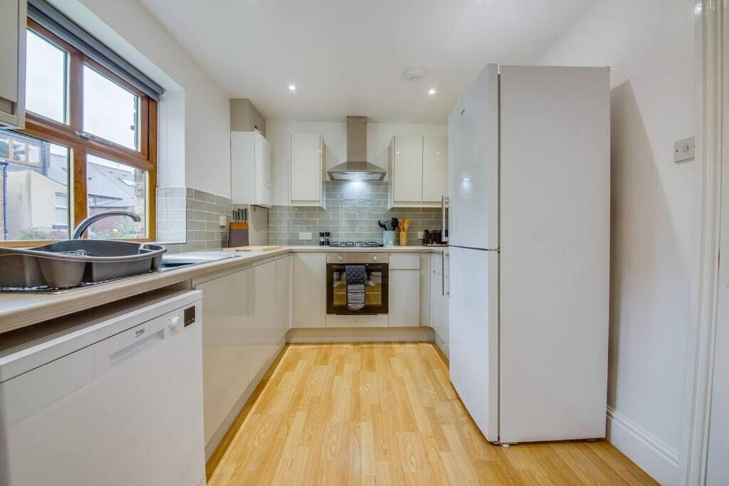 Brighton Terrace - Elegant 4 Bed Villa Walkly Exteriör bild